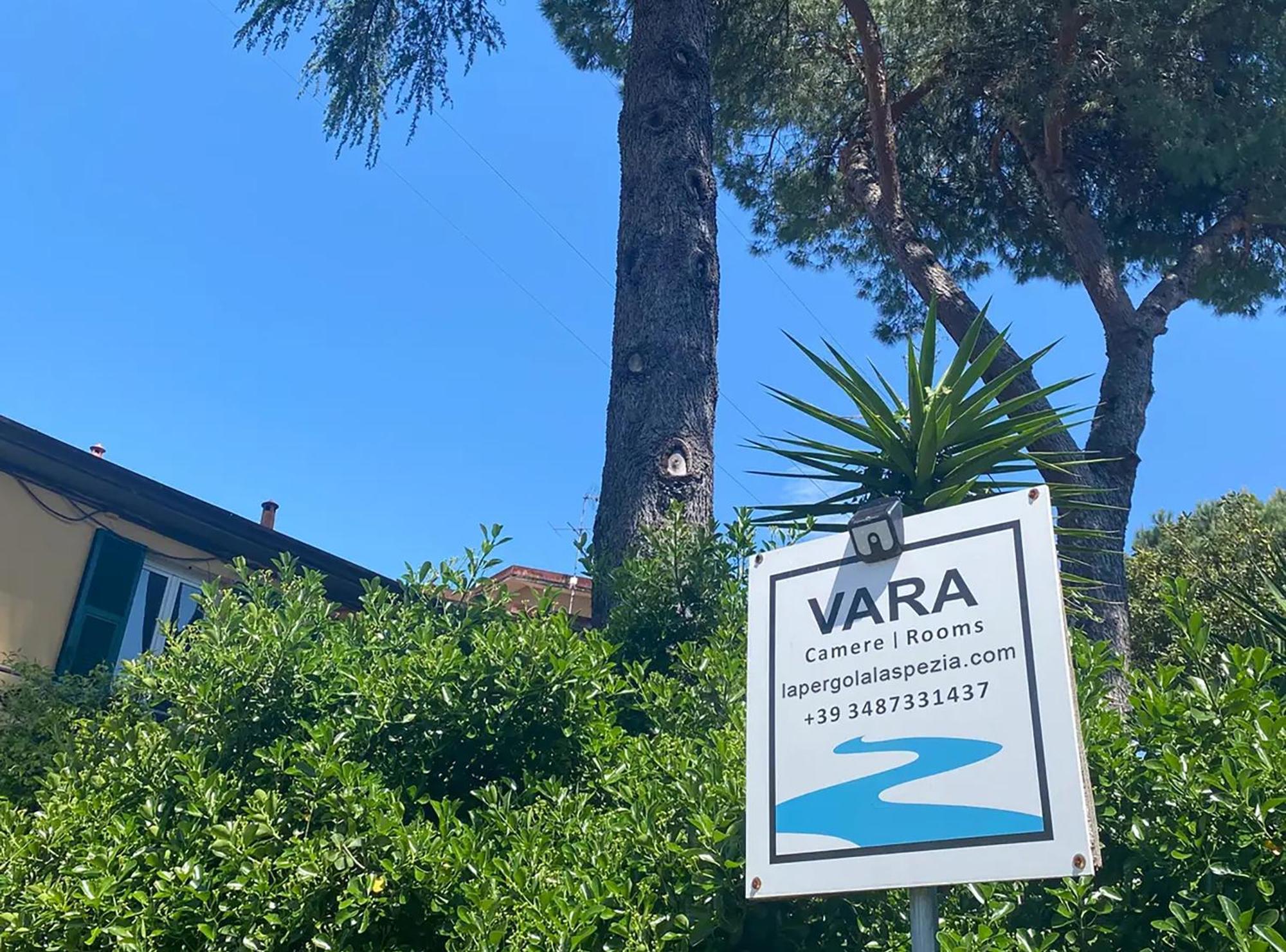 Vara Motel Self Check In Ceparana Exterior photo